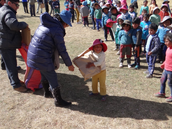 APOYO CON MATERIALES ESCOLARES