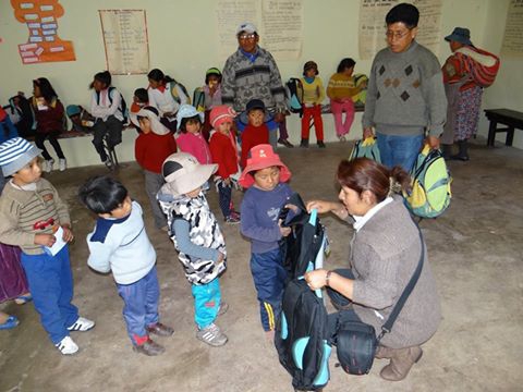 Ayuda con materiales escolares