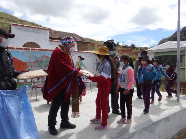 Ayuda con MATERIALES ESCOLARES