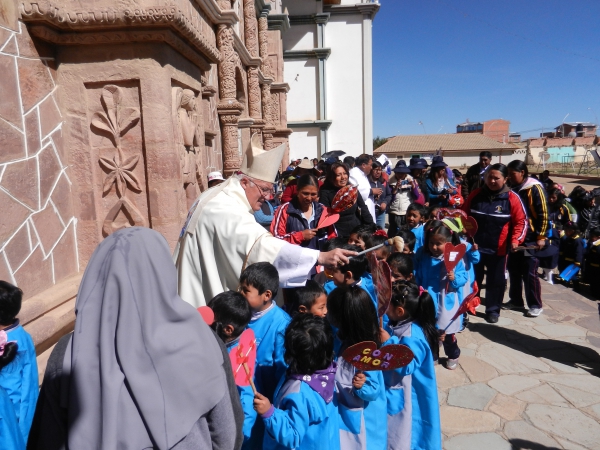 La Misa con los Niños y Niñas